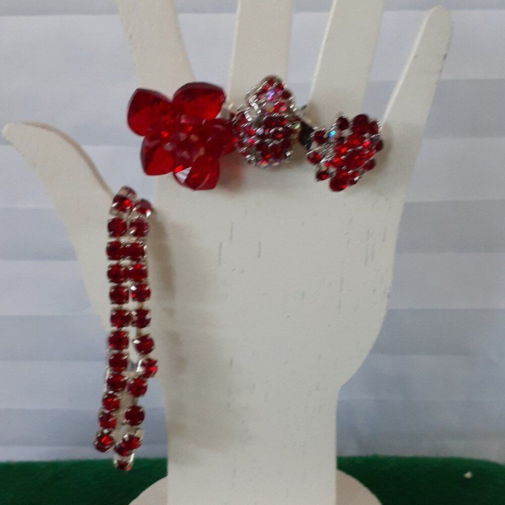 Garnet Red Rings & Bracelet Set – Stylish Fashion Jewelry